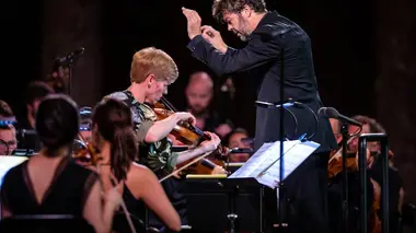 Pablo Heras-Casado et le Mahler Chamber Orchestra Stravinsky, Eötvös, Falla