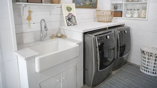 Pamela Anderson : mission rénovation S01E01 Une cliente pas comme les autres