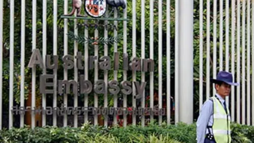 Casting Panique à l'Ambassade E01 Problèmes de visas