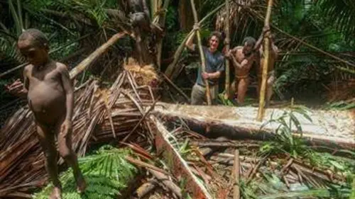 Papouasie occidentale : mon année chez les Korowai E02 Mon année chez les Korowai