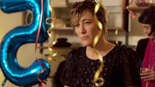 Paris, etc. S01E10 Surprise ! en streaming