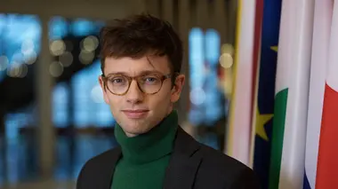 Parlement S01E04 Le plus vieux métier du monde