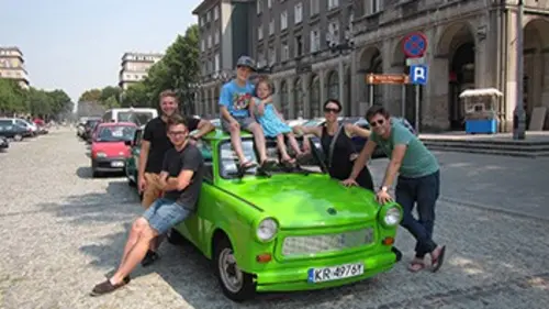 Partir autrement en famille S03E00 Pologne : Forest Garden