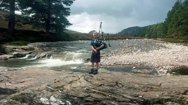 Calan, la cornemuse et la reine