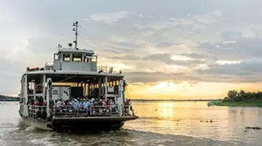 Sur les eaux du Mékong