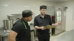 Patron incognito S12E04 Antoine Barat - Eat Salad