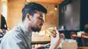 Pause déjeuner : la guerre des fast-food et du jambon-beurre
