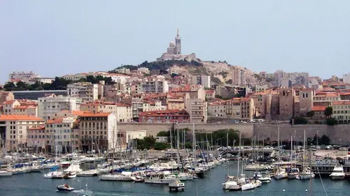 Pays et marchés du monde S02E15 Marseille côté terre