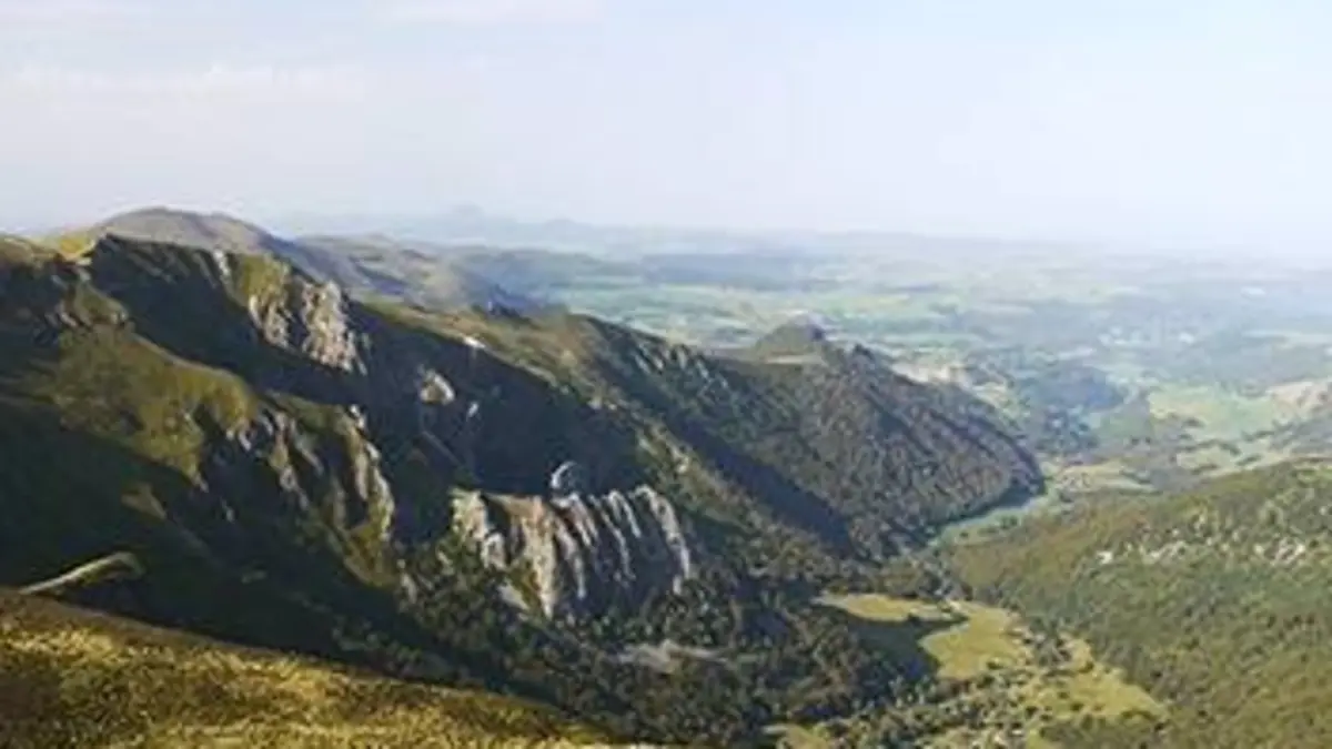 Paysages d'ici et d'ailleurs S02E00 Auvergne