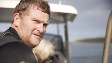 Pêche en eaux troubles S03E01