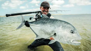 Pêche XXL Encerclé par les requins