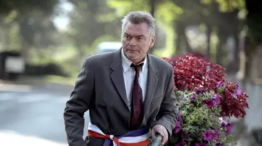 Père et maire S03E02 Un mariage sans témoin