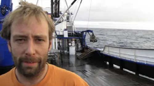 Péril en haute mer S07E09 Changement radical