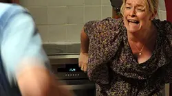 Petits meurtres entre riches S02E06 Divorces sanglants