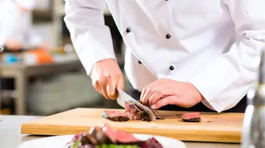 Noix de St Jacques au vinaigre de framboise, aneth et grenade