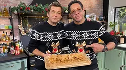 Petits plats en équilibre S24E37 Pintade chaponnée farcie