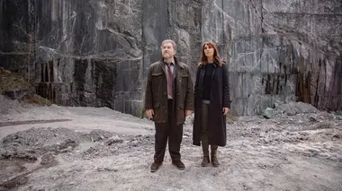 Petra S01E03 Les messagers de la nuit