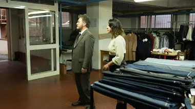 Petra S02E04 Un monde cruel