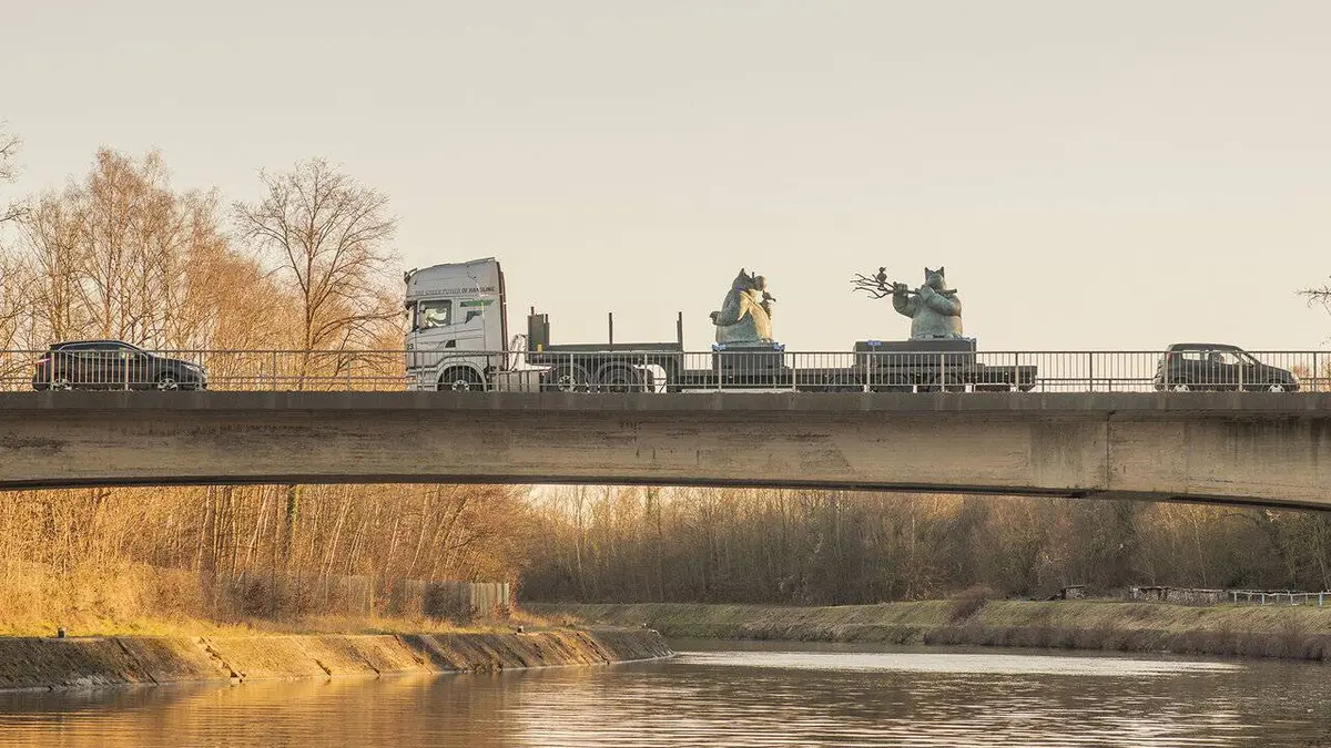 Philippe Geluck promène son chat