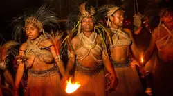 Photographes voyageurs E06 Papouasie-Nouvelle-Guinée, les danseurs du feu