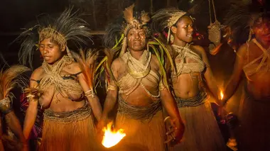Papouasie-Nouvelle-Guinée, les danseurs du feu