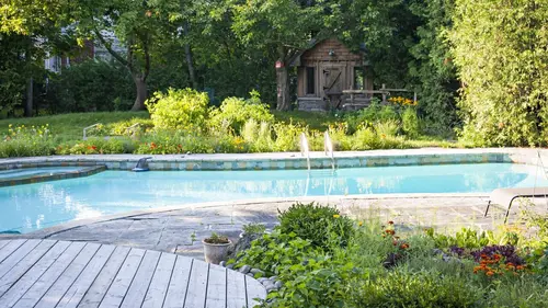 Piscines et pergolas : et si votre maison montait en gamme ?