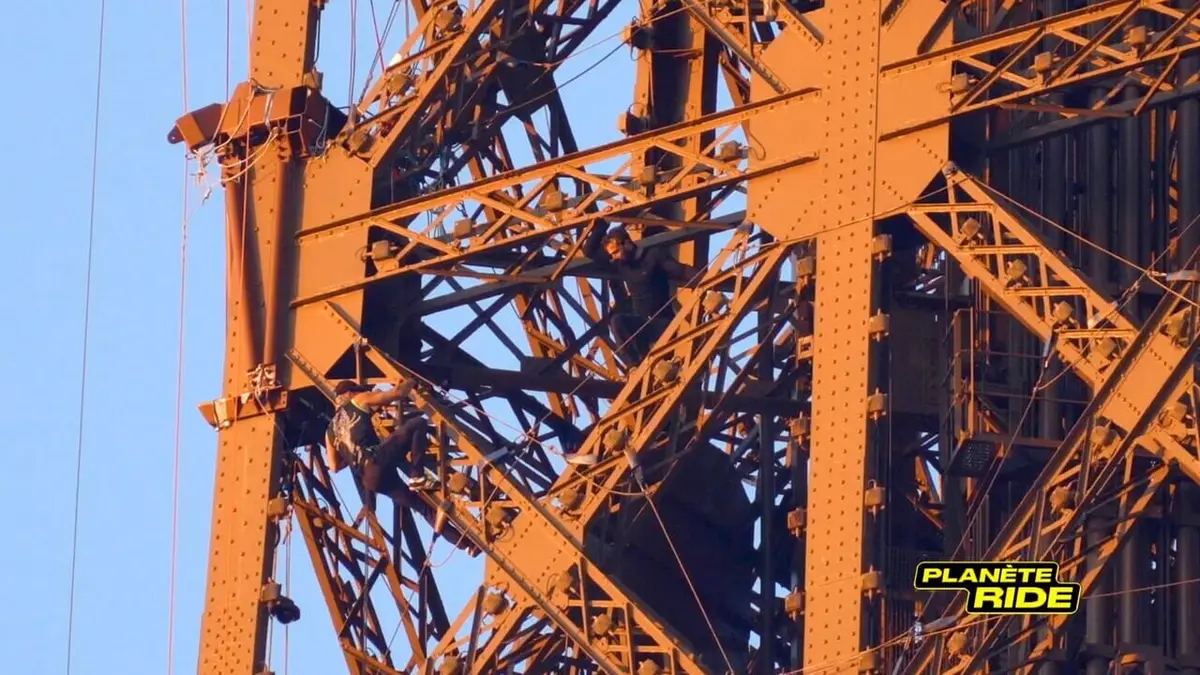 Planète Ride S02E17 A 12 ans, elle participe au Touquet pour la 1ère fois / Léo Urban, escalade la Tour Eiffel à mains nues