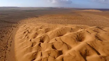 Planète sable S01E01 La Chine en guerre contre le dragon jaune