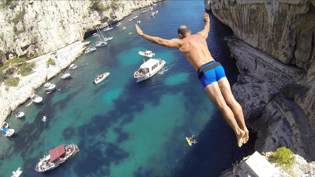 Plongeon de haut vol sur Marseille