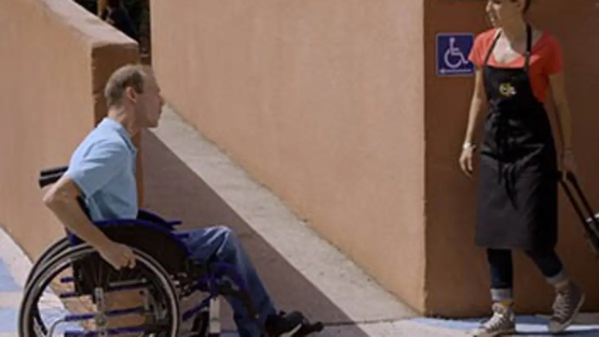 Plus belle la vie ensemble E14 Chaises musicales