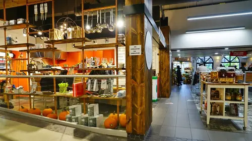 Plus vite ! Le centre commercial