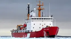 Visuel de Polar Sea 360°, le guide du voyageur inter-arctique