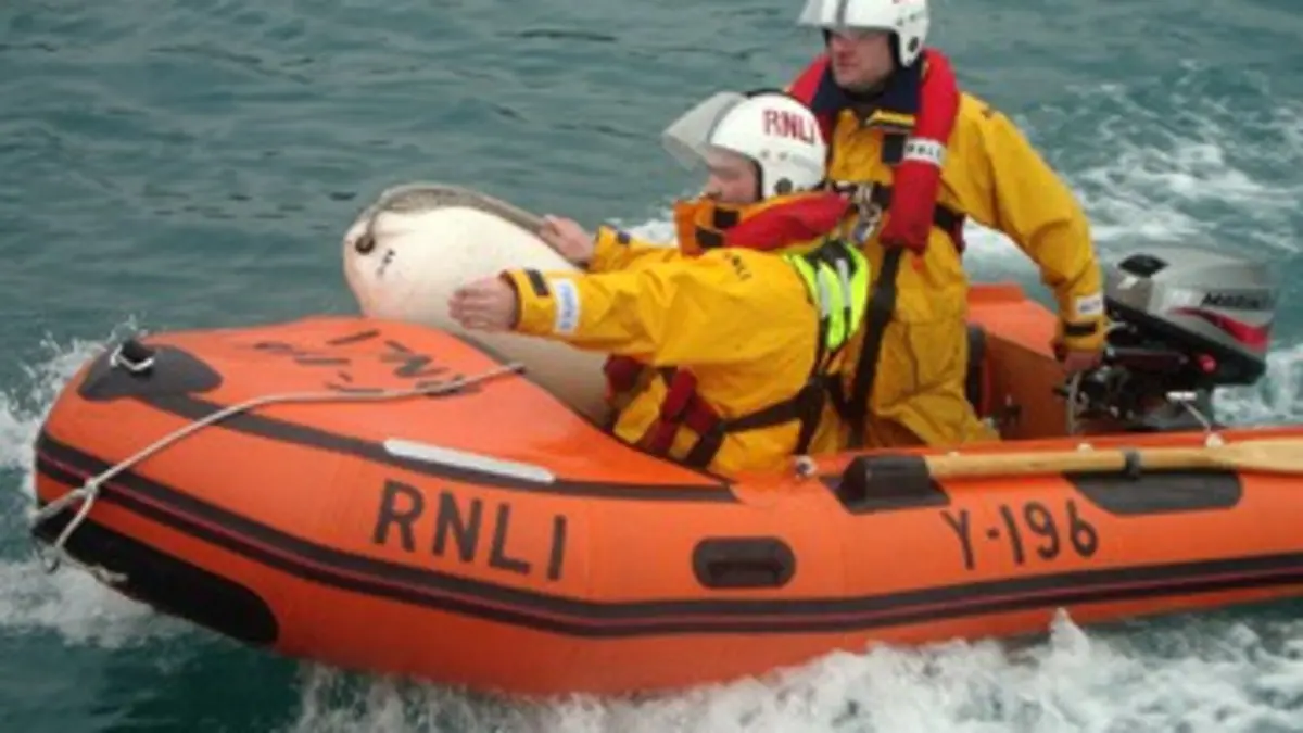 Police des mers E01 Intervention d'urgence