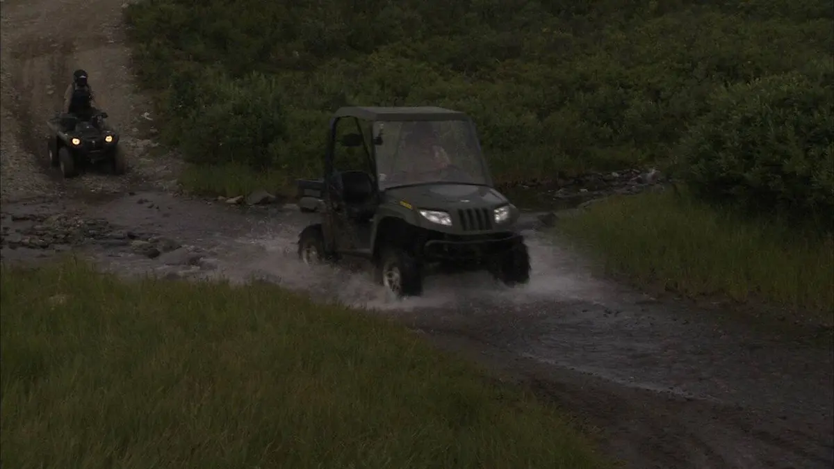 Police en Alaska S05E01 Trainée de sang