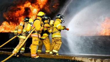 Pompiers sous haute tension Opération double