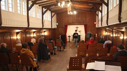Port de Hambourg, un bateau-église insolite