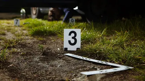 Pour le meilleur et pour le pire S02E04 Triangle mortel