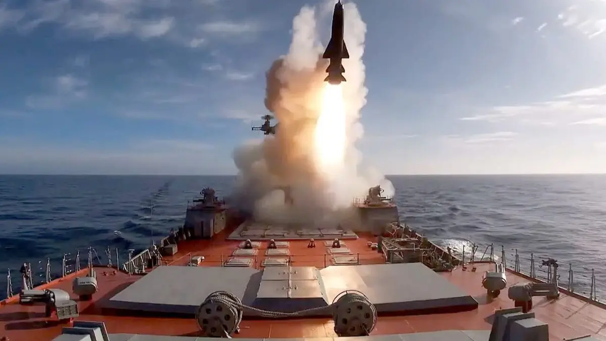 Poutine et la guerre des cinq mers