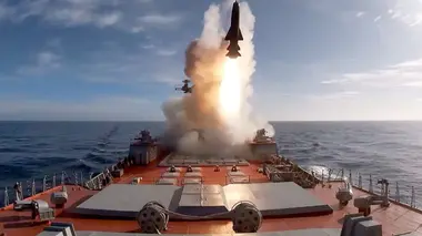 Poutine et la guerre des cinq mers