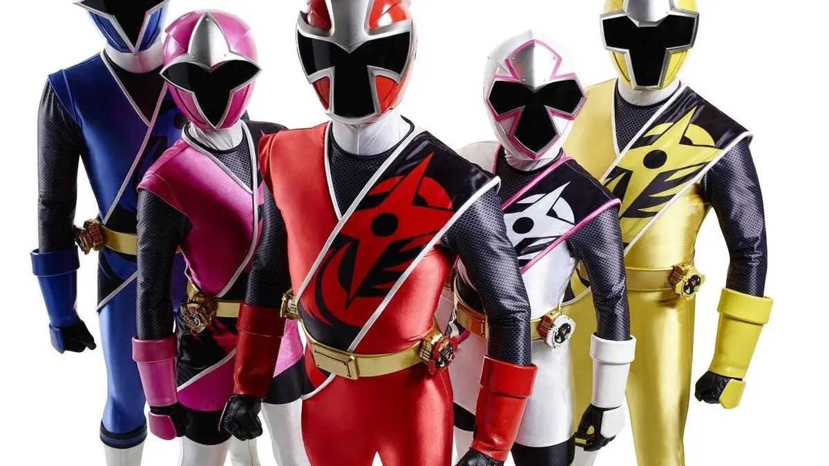 Power Rangers Ninja Steel S01E09 Les nouveaux Zords