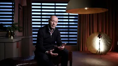 Premier League, l'avènement du foot anglais From Sports to Showbiz