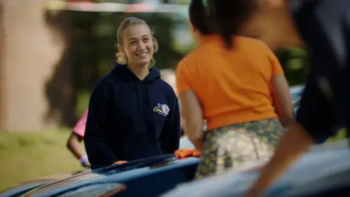 Premier trio S01E11 Le lave-auto