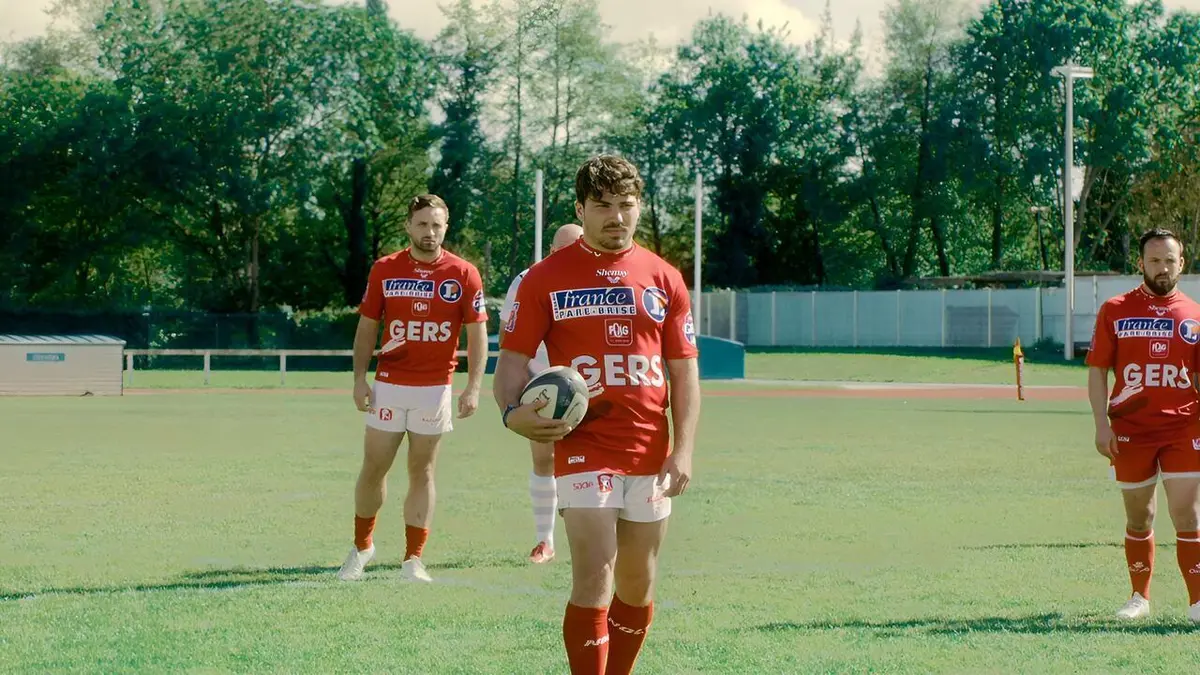 Premières danses : Antoine Dupont, des copains et un ballon