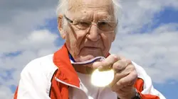 Visuel de Presque centenaire et athlète