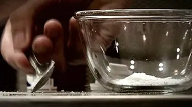 Empoisonnement aux cannellonis / 389 coups de couteau