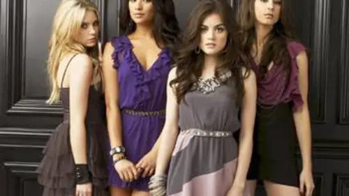 Pretty Little Liars S01E03 Faire son deuil en streaming