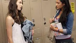 Pretty Little Liars S01E07 Lendemain de fête en streaming