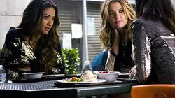 Pretty Little Liars S04E20 Chute libre en streaming