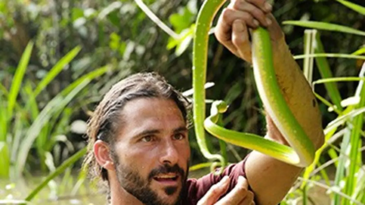 Primal Survivor, l'aventurier de l'extrême S01E01 Légende cannibale