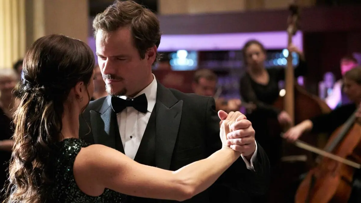 Private Eyes S02E07 Entre le docteur et l'enclume